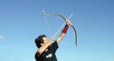 Seneforsterket recurvebue til lengdeskyting